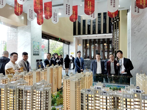 2019.04.16川高米兰官方端网站登录入口_米兰online(中国)
党委副书记、董事但勇检查指导高路房“高庐·御品江城”项目1 - 副本.jpg