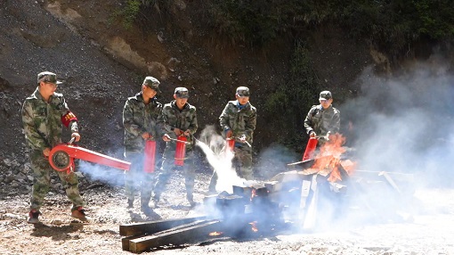 绵九米兰官方端网站登录入口_米兰online(中国)
组织开展九绵高速公路建设项目森林草原防灭火应急演练-4.jpg