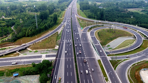 20190603成都绕城高速公路路面整治工程第二阶段主体工程完工 (2)_cg.jpg