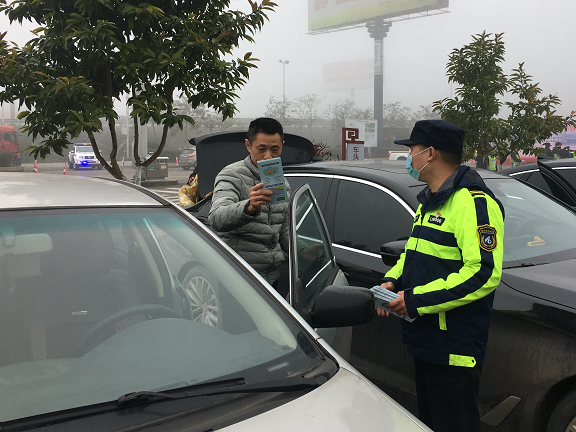 1.28G76厦蓉高速）隆纳2021年春运启动仪式在泸州西服务区举行1.png