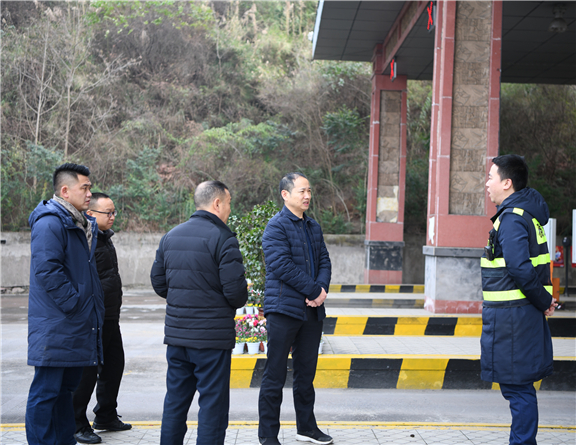 1.21+雅西米兰官方端网站登录入口_米兰online(中国)
党委书记、董事长张广洋开展节前调研 1（报川高）.jpg