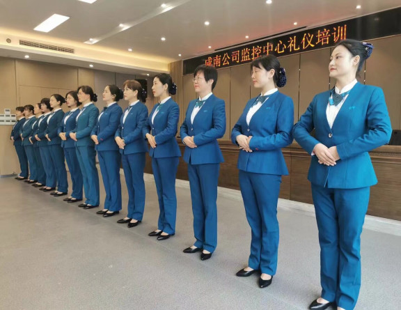 no323-成南米兰官方端网站登录入口_米兰online(中国)
组织开展监控人员职场礼仪培训活动.jpg