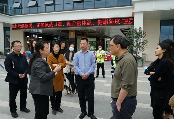 20210425成都市交通运输局副局长聂斌调研成都绕城高速西服务区工作_副本.jpg 20210425成都市交通运输局副局长聂斌调研成都绕城高速西服务区工作_副本.jpg