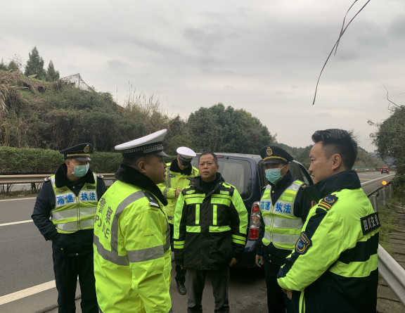 no407-成南米兰官方端网站登录入口_米兰online(中国)
联合高交执法部门开展元旦节前安全隐患排查（王梓宇）.JPG