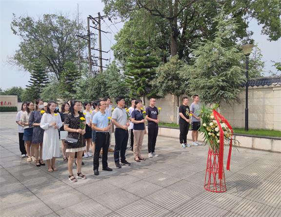 咨询米兰官方端网站登录入口_米兰online(中国)
赴院山坡烈士陵园党性党风党纪教育基地开展党风廉洁教育活动2.jpg