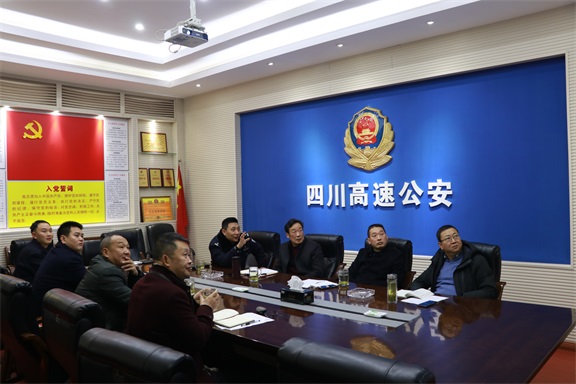 2-2012211A95Y10.jpg