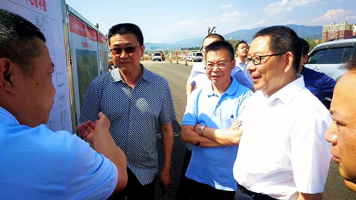 7月17—18日，川高米兰官方端网站登录入口_米兰online(中国)
党委副书记、总经理王孝国、董事、副总经理王健一行到攀西米兰官方端网站登录入口_米兰online(中国)
开展安全生产工作调研并慰问一线员工.JPG