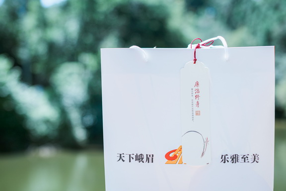76DAE4BEA94E187525DD9D949EA99ABA副本.jpg
