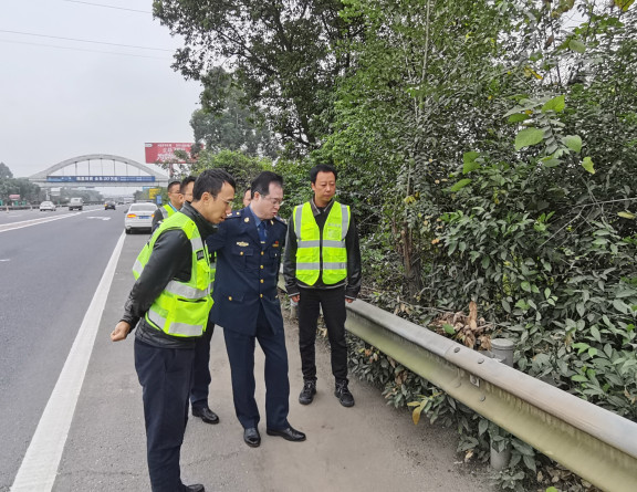 no330-厅高管局交通执法第三支队副支队长杨森林一行检查指导成南米兰官方端网站登录入口_米兰online(中国)
迎“十三五”全国干线公路（高速公路）养护管理评价工作（谢龙华）.jpg