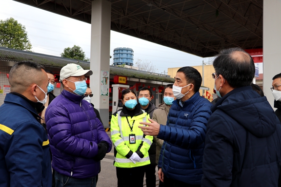 省交通投资集团有限责任米兰官方端网站登录入口_米兰online(中国)
副总经理张志英到川南米兰官方端网站登录入口_米兰online(中国)
督导新型冠状病毒肺炎疫情防治工作3_副本.jpg