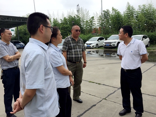 20190627新都区副区长张文豪一行到成都绕城高速成金收费站就非洲猪瘟防控工作开展交流_cg.jpg 20190627新都区副区长张文豪一行到成都绕城高速成金收费站就非洲猪瘟防控工作开展交流_cg.jpg