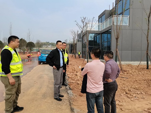 绵九米兰官方端网站登录入口_米兰online(中国)
董事长曾杰组织现场办公会解决营运路段建设遗留问题 -2.jpg