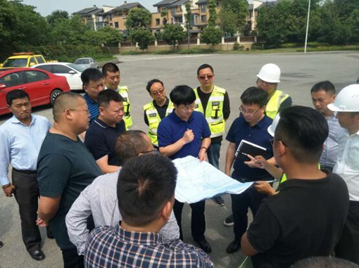 20190603温江区副区长鄢光忠到成都绕城高速公路永宁收费站调研防汛工作_cg.jpg
