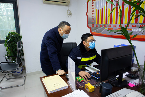 广南米兰官方端网站登录入口_米兰online(中国)
纪委对收费站及服务区进行专项督查.jpg 广南米兰官方端网站登录入口_米兰online(中国)
纪委对收费站及服务区进行专项督查.jpg