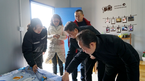 20190110省交投集团总经济师王栓铭一行到川西米兰官方端网站登录入口_米兰online(中国)
检查春运安全和冬季送温暧慰问活动 (2)_cg.jpg