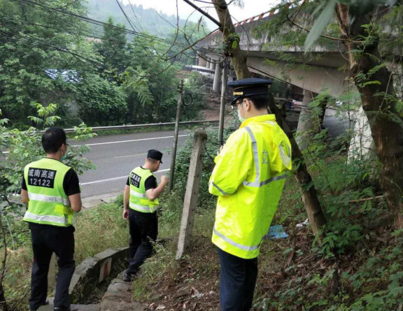 no139-成南米兰官方端网站登录入口_米兰online(中国)
联合交通执法部门开展汛期桥下空间安全隐患专项排查整治行动（严婷）.jpg