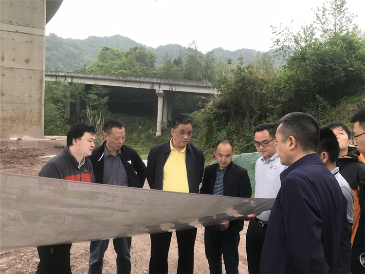 2023.04.12达州绕西高速米兰官方端网站登录入口_米兰online(中国)
党总支副书记、总经理黄军参加施工图勘察设计专家组现场实地踏勘工作_副本.jpg