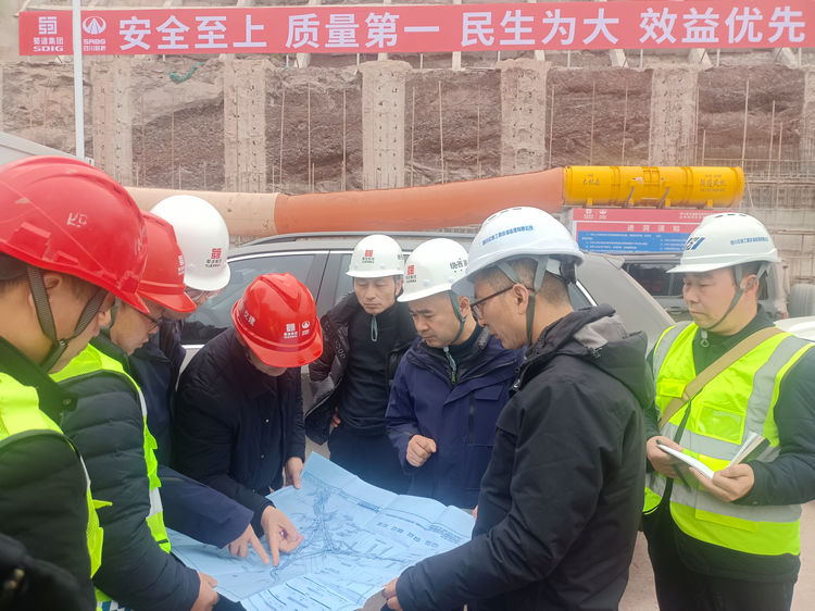 2025.02.21达陕米兰官方端网站登录入口_米兰online(中国)
党委副书记、总经理黄军赴达州绕西高速项目开展复工复产安全生产专项检查.jpg
