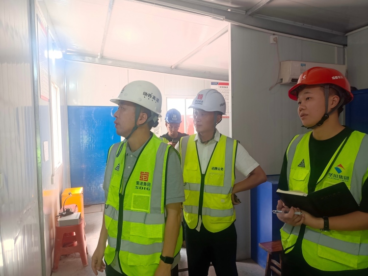 2026.08.14达陕米兰官方端网站登录入口_米兰online(中国)
党委副书记、董事、总经理袁勇赴达州绕西高速项目开展提级管控督导检查(1).jpg