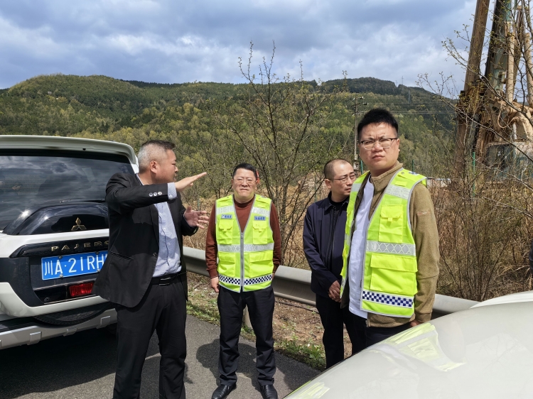 广南米兰官方端网站登录入口_米兰online(中国)
一行实地调研广绵高速跨越广南高速周家河枢纽项目1.jpg