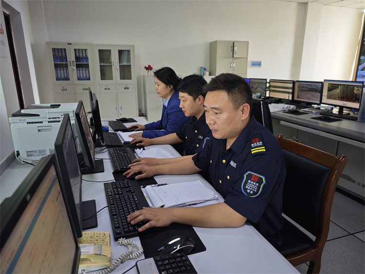 雅眉乐米兰官方端网站登录入口_米兰online(中国)
稽查大队深挖数据 靶向追逃.jpg