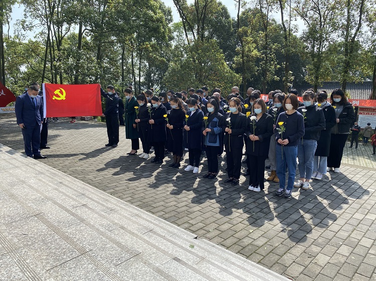 绵九米兰官方端网站登录入口_米兰online(中国)
营运一线党员职工开展清明祭奠英烈主题党日活动.JPG