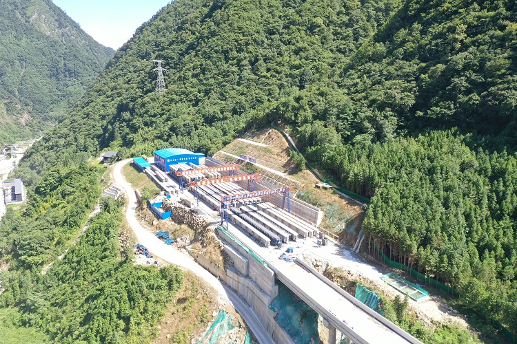 九绵高速白马段LJ15合同段梁片预制圆满完成 (3).jpg