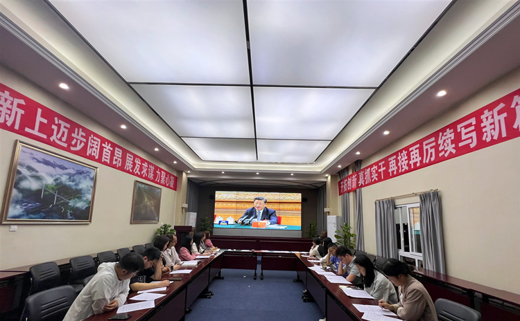 活动学习习近平精神_副本.jpg
