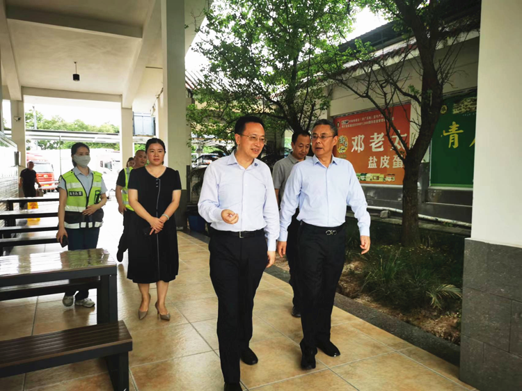 黄董事长信息图片5_副本.png