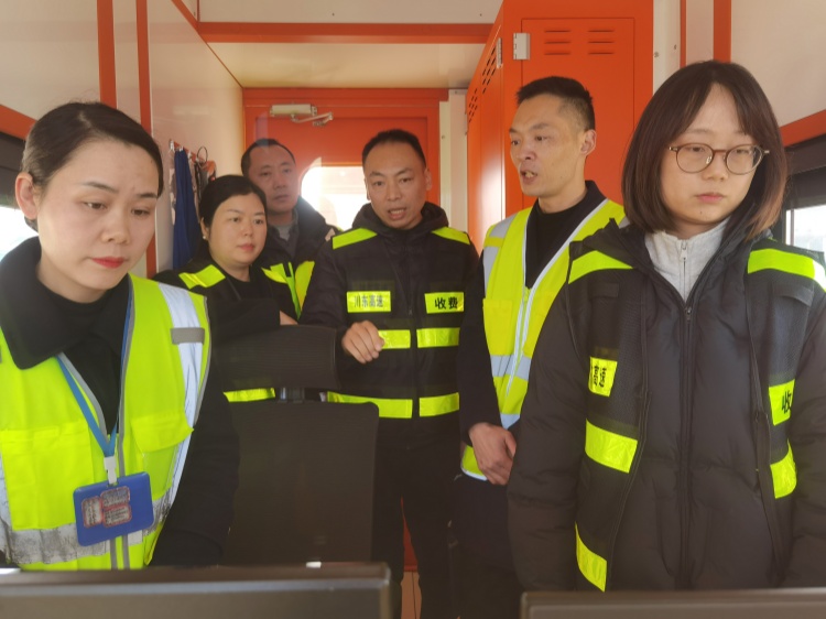 收费站检查图片2_副本.jpg