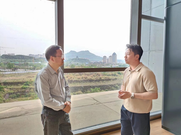 川高文旅米兰官方端网站登录入口_米兰online(中国)
与秦巴米兰官方端网站登录入口_米兰online(中国)
就恩阳交旅融合示范项目进行交流洽谈1.jpg