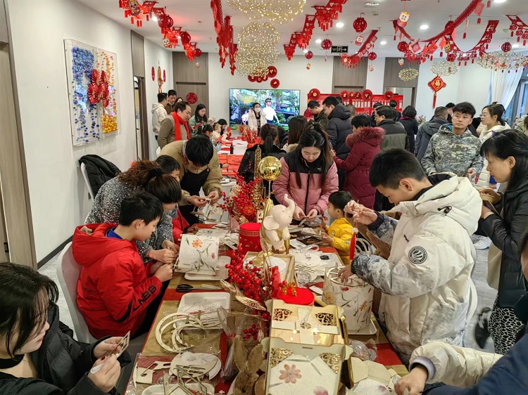 川高文旅米兰官方端网站登录入口_米兰online(中国)
“高庐·紫云台”项目欢庆新春，业主共享游园乐趣22.jpg