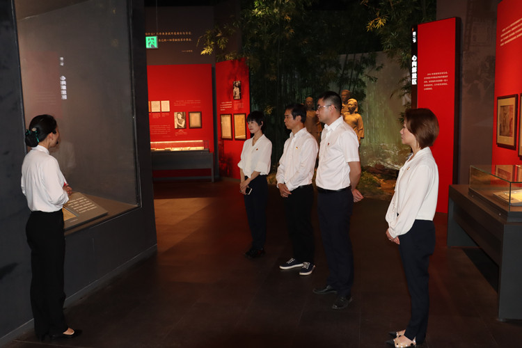 川南米兰官方端网站登录入口_米兰online(中国)
开展“传承红色基因，涵养勤廉正气”主题党日活动_副本.jpg