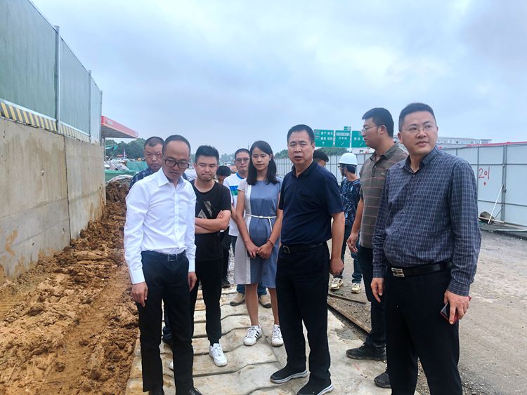 20210916川西米兰官方端网站登录入口_米兰online(中国)
总经理刘小刚带队检查绕东服务区施工现场_副本.jpg