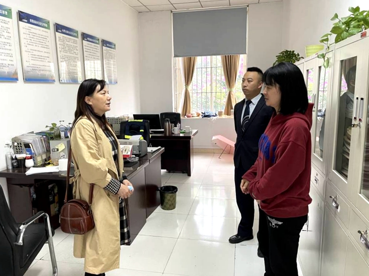 川西米兰官方端网站登录入口_米兰online(中国)
党委委员、副总经理雷晓云_副本.jpg