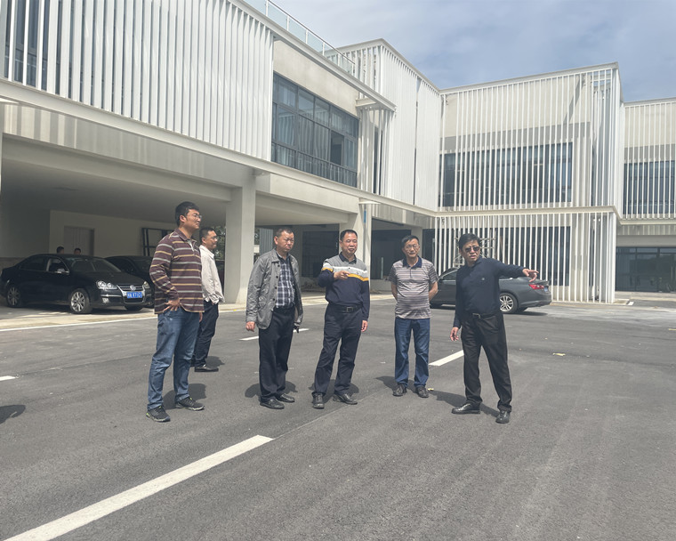 20230512川西米兰官方端网站登录入口_米兰online(中国)
党委书记、董事长刘小刚查看东西轴线主站房交付情况_副本.jpg