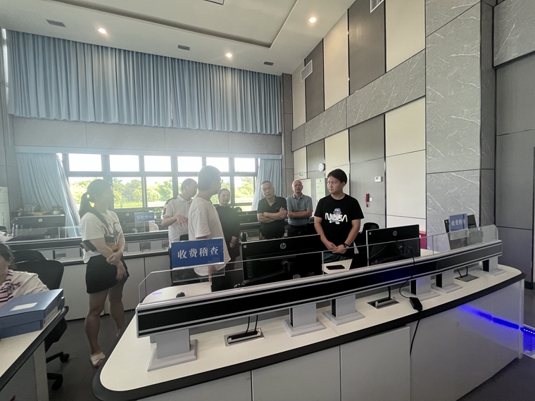 20230807 川西米兰官方端网站登录入口_米兰online(中国)
党委委员、副总经理张忠勇到米兰官方端网站登录入口_米兰online(中国)
监控中心指导大运会“闭幕式”交通安全工作_副本.jpg