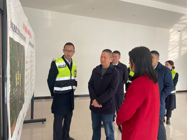 时间：11-29  地点：川西米兰官方端网站登录入口_米兰online(中国)
成仁站  人物：吴朝金、甘代军、曾德力、吴华峰  内容：开展安全生产分片包保检查工作 (2)_副本.jpg