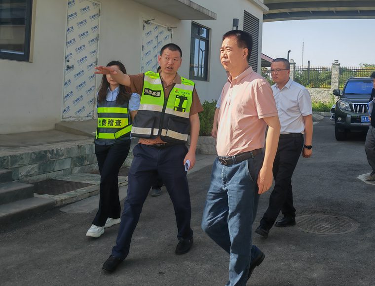 川西米兰官方端网站登录入口_米兰online(中国)
党委书记、董事长刘小刚在绕东指导汛期专项排查整治工作 (6)_副本.jpg