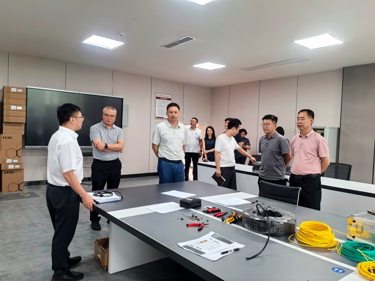 20240914川高米兰官方端网站登录入口_米兰online(中国)
党委委员、副总经理孙淳到川西米兰官方端网站登录入口_米兰online(中国)
开展节前安全生产督导检查_副本.jpg