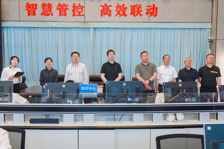 20250515交通基础设施数字化转型升级调研组一行到川西米兰官方端网站登录入口_米兰online(中国)
监控中心调研指导工作_副本.jpg