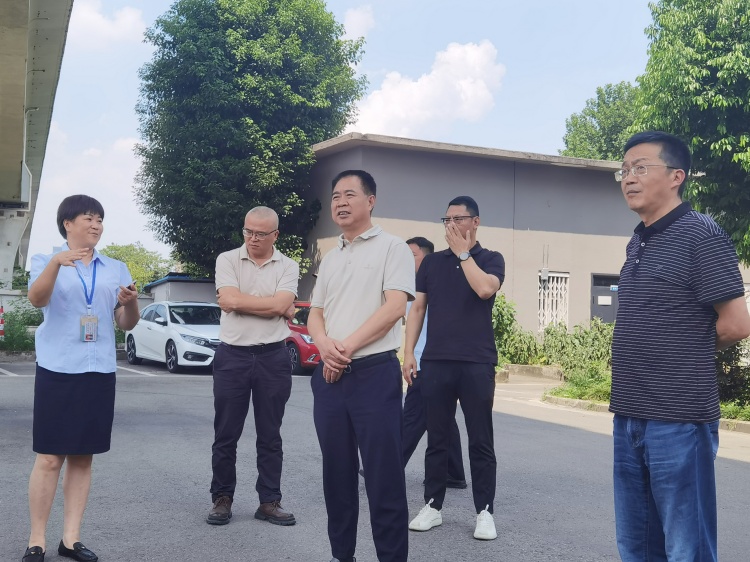 03 川西米兰官方端网站登录入口_米兰online(中国)
党委书记、董事长刘小刚一行到大件站指导安全防汛工作_副本.jpg