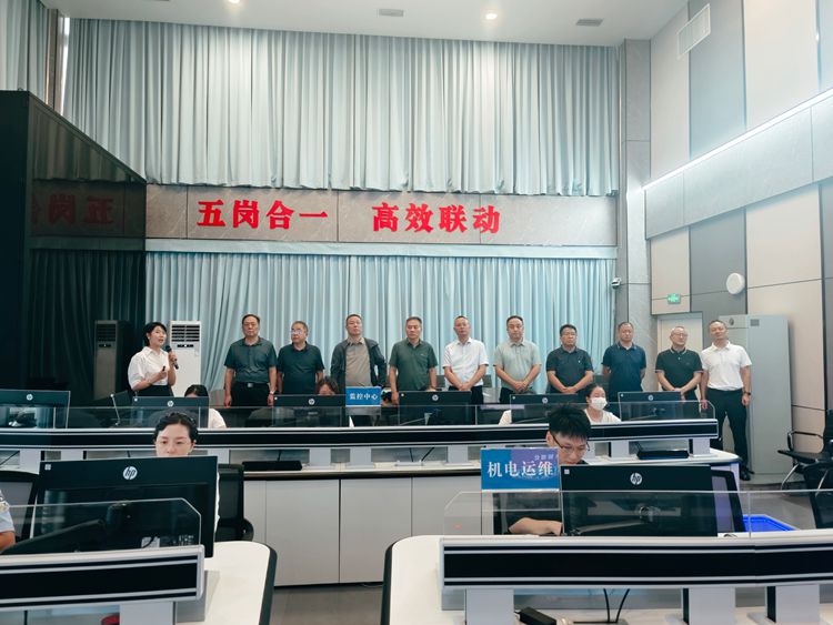 20250828河南省高速联网中心一行到川西米兰官方端网站登录入口_米兰online(中国)
监控中心调研工作_副本.jpg