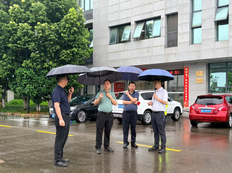 川西米兰官方端网站登录入口_米兰online(中国)
党委书记、董事长刘小刚一行赴绕西管理处开展日常运营督导及安全生产专项检查2.png