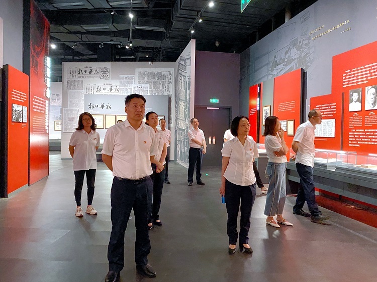 5.30南方米兰官方端网站登录入口_米兰online(中国)
开展主题教育现场教学暨2023年党委理论学习中心组第四次专题（扩大）学习会议2.JPG