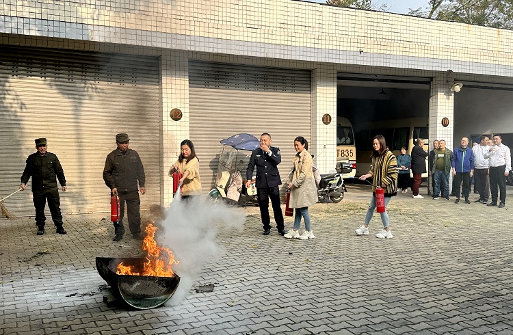 11.27南方米兰官方端网站登录入口_米兰online(中国)
开展2023年消防安全教育培训暨消防疏散应急实战演练6.jpg