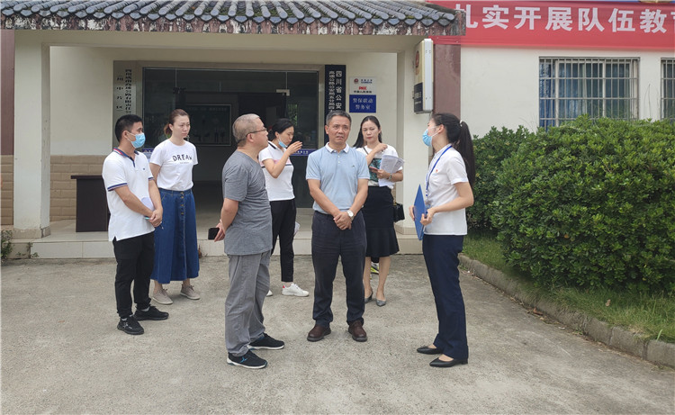 no469-成南米兰官方端网站登录入口_米兰online(中国)
党委副书记、总经理万忠金一行督导管理处收费站站房改造及环保工作.jpg
