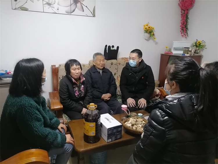 no605-成南米兰官方端网站登录入口_米兰online(中国)
组织开展进社区“双报到”活动(易成祥).jpg