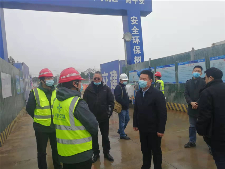 no82-成都市交通运输局一行调研督导南充至成都高速公路扩容工程项目.jpg