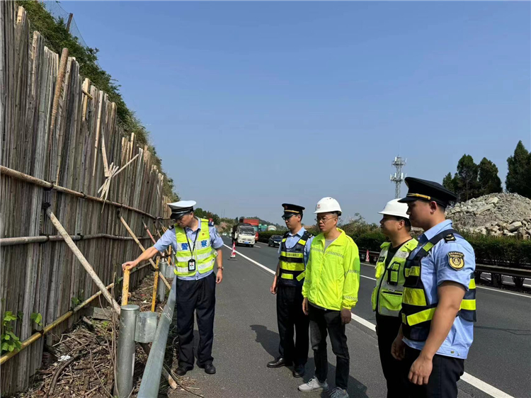 成南米兰官方端网站登录入口_米兰online(中国)
成都管理处联合“一路三方”开展端午节前及汛期安全检查.jpg